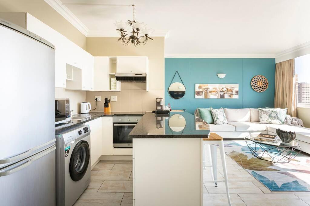 Perspectives On Roeland Apartment Cape Town